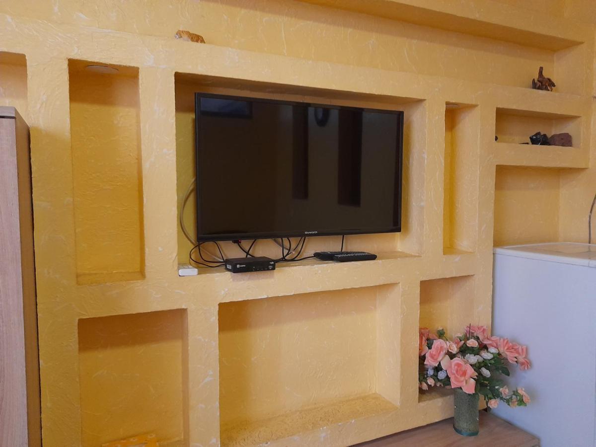Guest House In Center エレバン エクステリア 写真